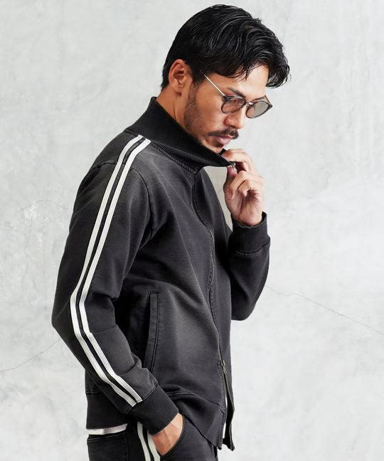 ブラック2ライン MODEL : GO 180cm 66kg Lsize