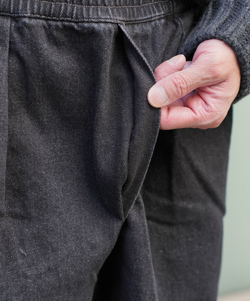 H163 / 着用サイズ: L ブラック 着用トップス:217161