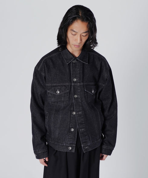 オーバーサイズトラッカージャケット