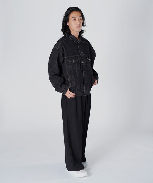 オーバーサイズトラッカージャケット