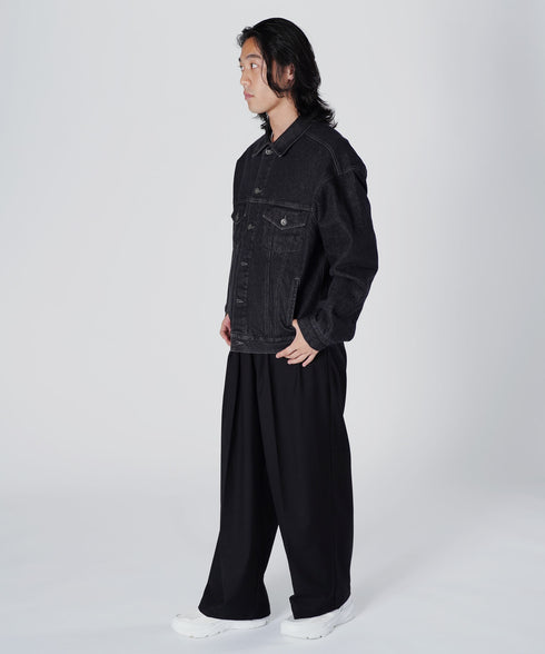 オーバーサイズトラッカージャケット