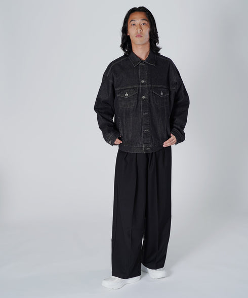 オーバーサイズトラッカージャケット