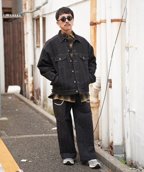 オーバーサイズトラッカージャケット