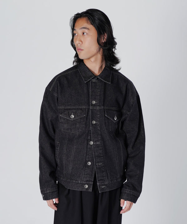 オーバーサイズトラッカージャケットブラックスタイリング1