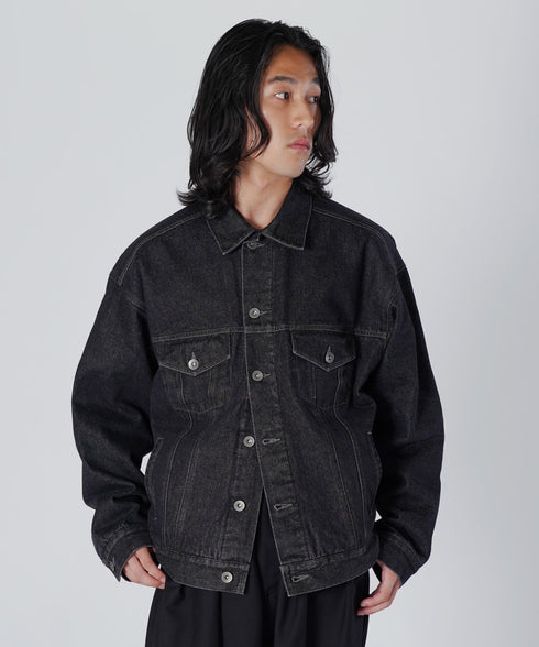 H174 / 着用サイズ:M ブラック