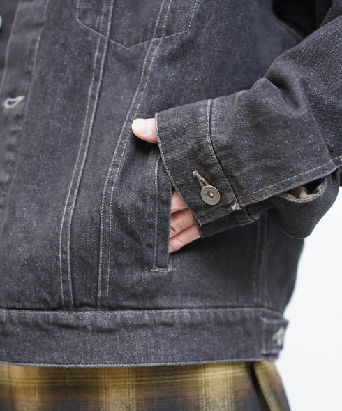 オーバーサイズトラッカージャケット