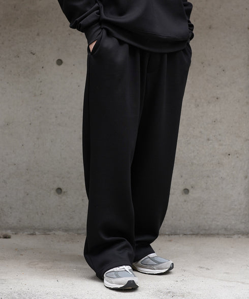 H175 / 着用サイズ:L ブラック 着用トップス:218715