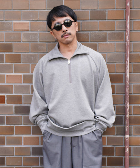 H163 / 着用サイズ: M グレー ボトムス:218717