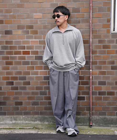 H163 / 着用サイズ: M グレー ボトムス:218717