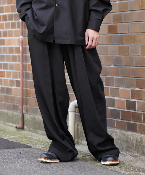 H163 / 着用サイズ: L ブラック トップス:218707