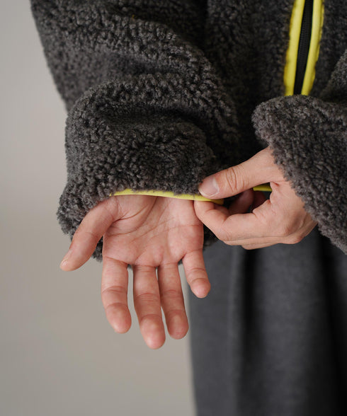 H174 / 着用サイズ:L チャコールグレー