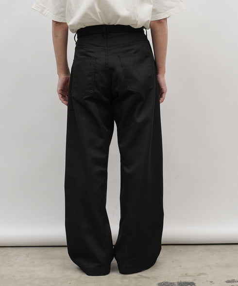 H163 / 着用サイズ:S ブラック