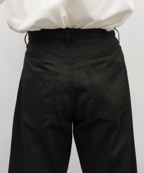 H163 / 着用サイズ:S ブラック