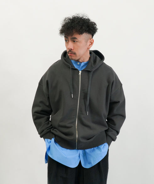 H163 / 着用サイズ:S スミクロ 着用トップス:218518 着用ボトムス:217640