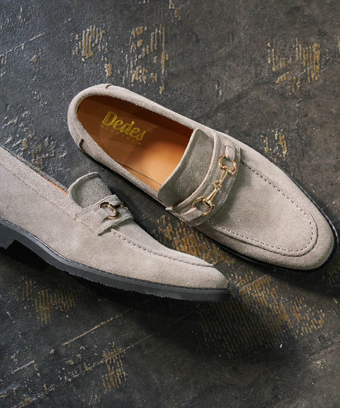 本革ローファー