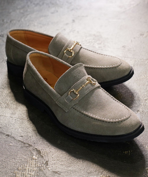 本革ローファー