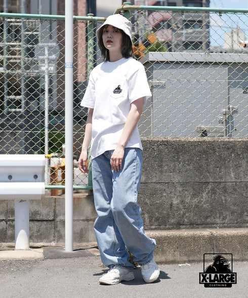 エクストララージ X-LARGE EMBROIDERED SLANTED OG ユニセックス半袖ポケットTシャツ