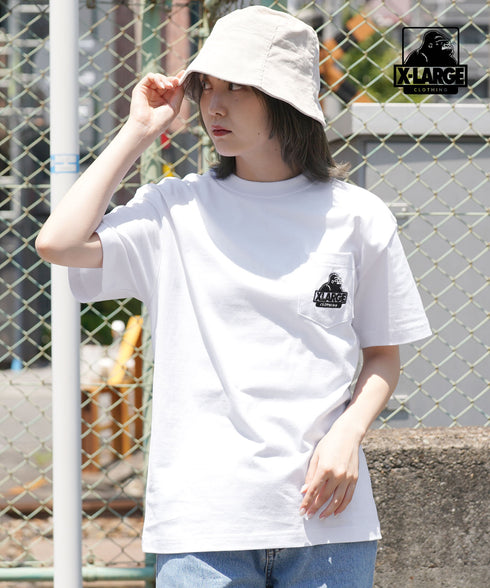 エクストララージ X-LARGE EMBROIDERED SLANTED OG ユニセックス半袖ポケットTシャツ
