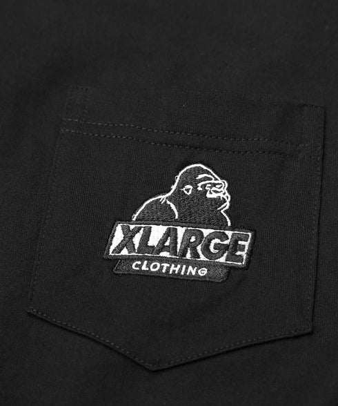 エクストララージ X-LARGE EMBROIDERED SLANTED OG ユニセックス半袖ポケットTシャツ