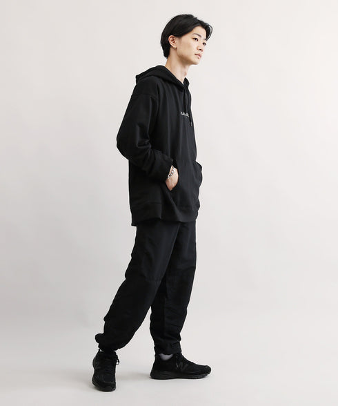 H180 / 54kg / B85 / W68 / H94 / 着用サイズ:XL ブラック×ホワイトA