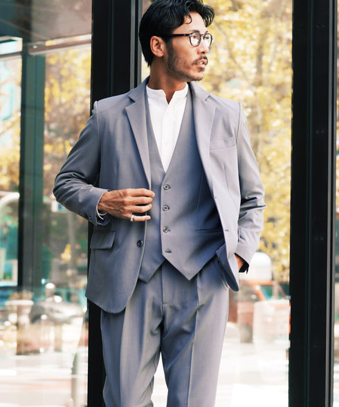 ライトグレー MODEL : GO 180cm 66kg Lsize