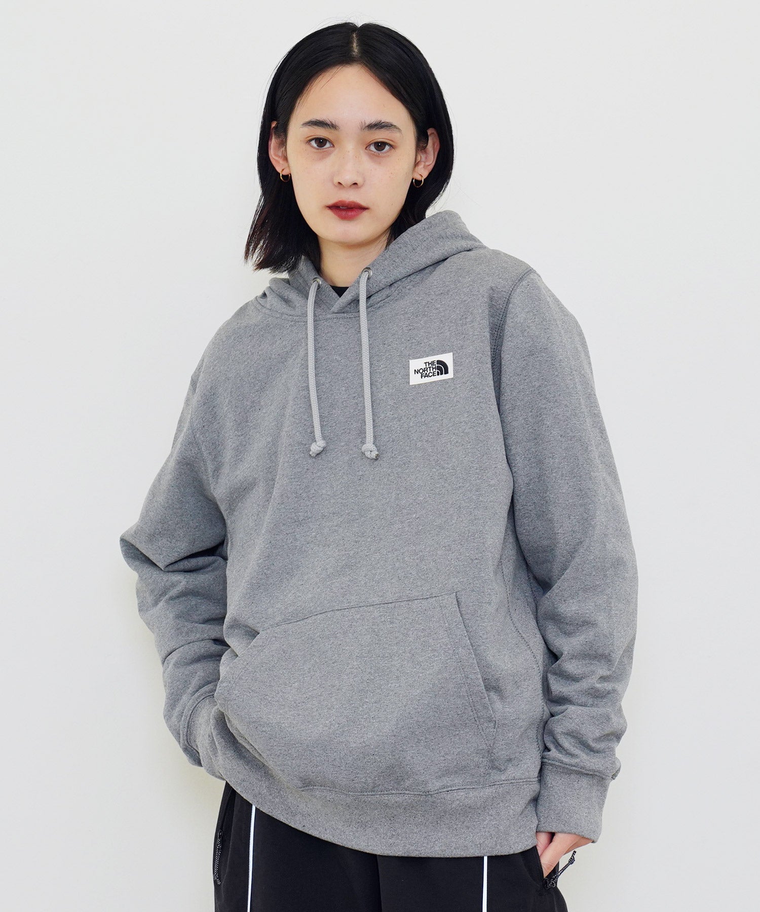 THE NORTH FACE Men's Heritage Patch Pullover Hoodie, White