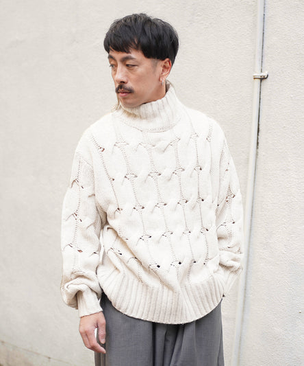 ハイネック 透かし編みニット